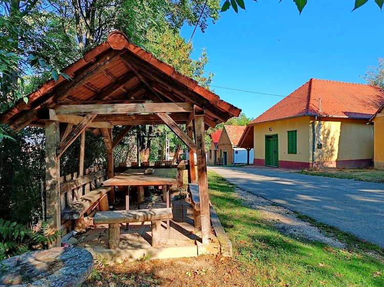 katolyi pihenohely